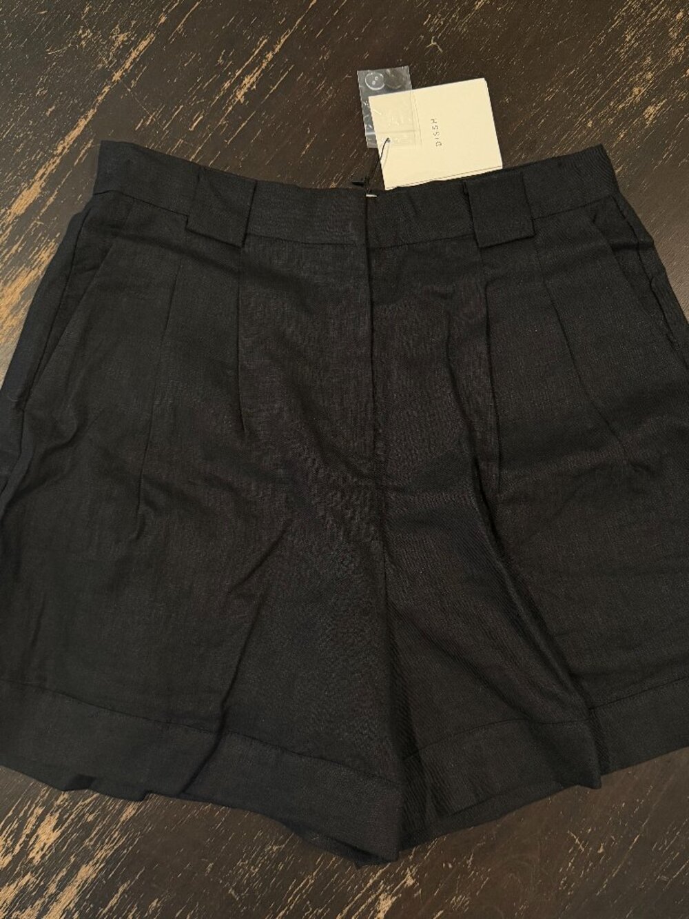Dissh Alondra Linen Black Shorts
